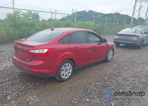 2012 Ford Focus Se z USA, uszkodzony, nr VIN 1FAHP3F25CL464161